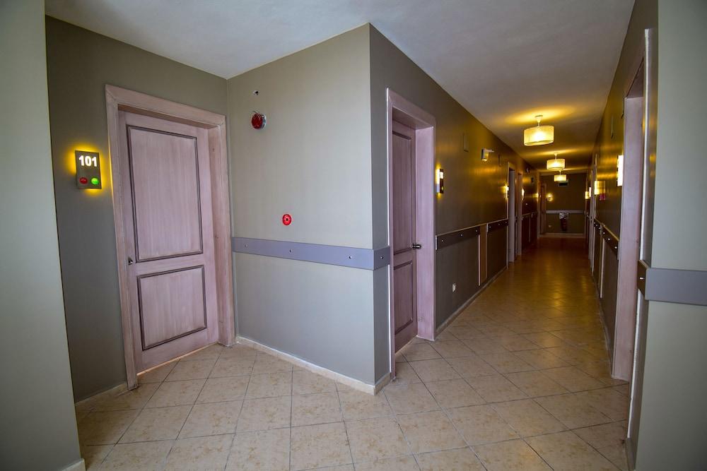 Juniper Hotel Ичмелер Екстериор снимка
