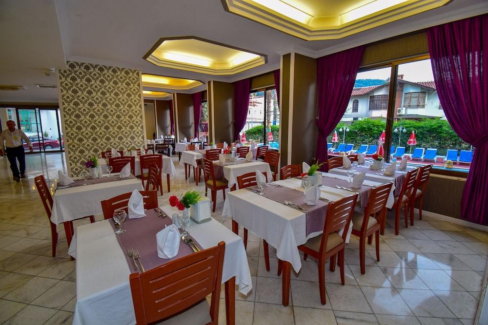 Juniper Hotel Ичмелер Екстериор снимка