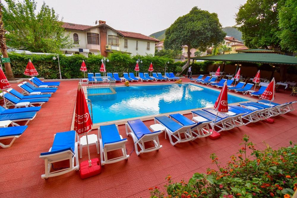 Juniper Hotel Ичмелер Екстериор снимка
